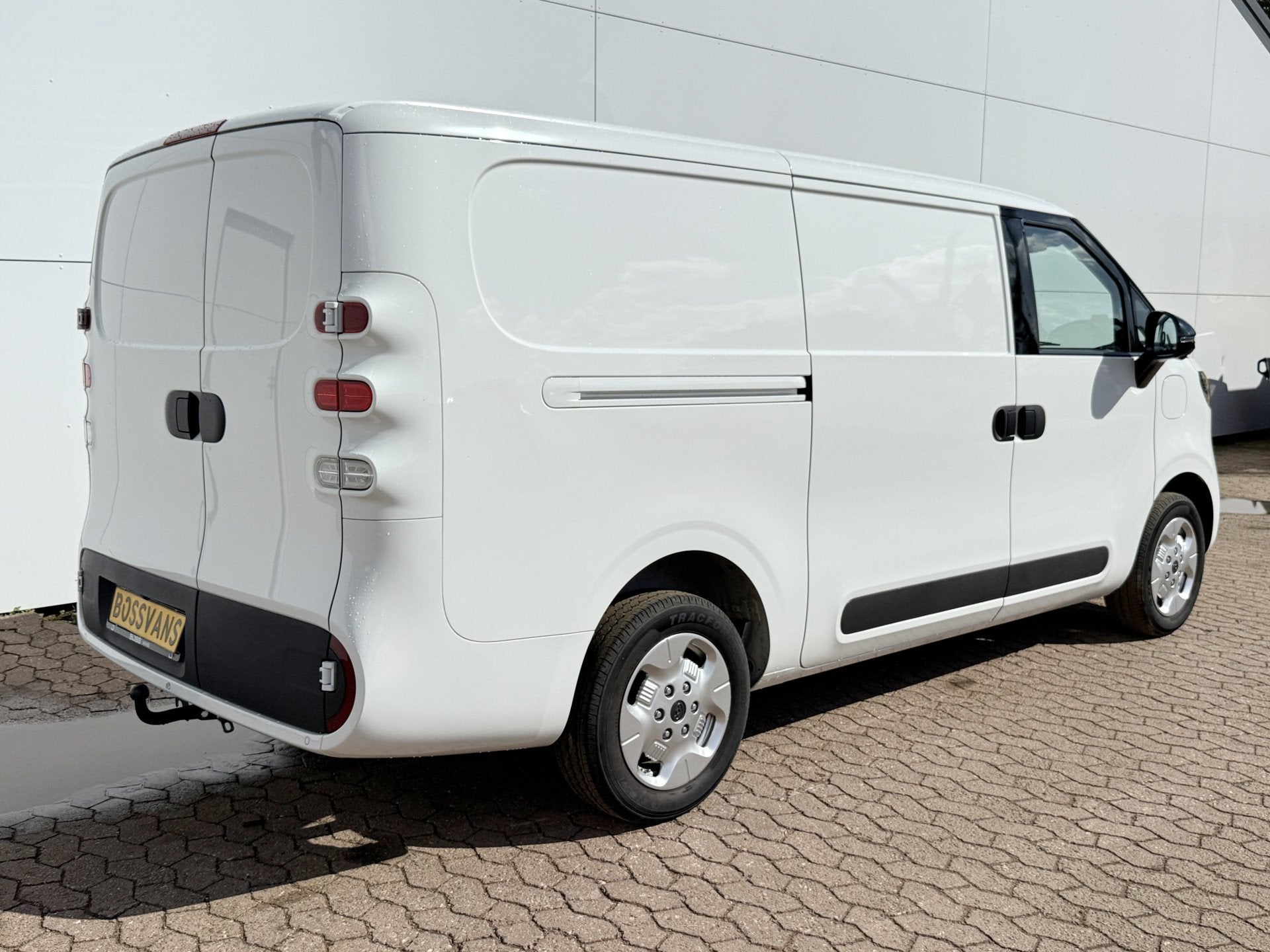 Maxus eDeliver 5 64kWh 163PK Elektrisch! L1H1 335KM WLTP 360, Auto's, Automatische klimaatregeling, Stof, Gebruikt, Maxus