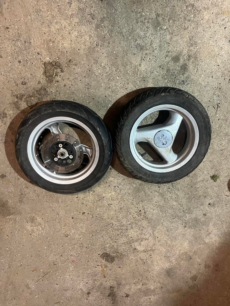 Bandenset peugeot vivacity, Motoren, Tuning en Styling, Ophalen of Verzenden