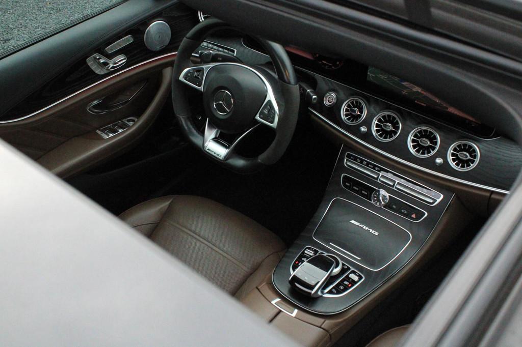 Mercedes E-klasse AMG 63 4MATIC 360 PANO HUD LUCHTVERING, Auto's, Automaat, Gebruikt, Met garantie (alle), Vierwielaandrijving