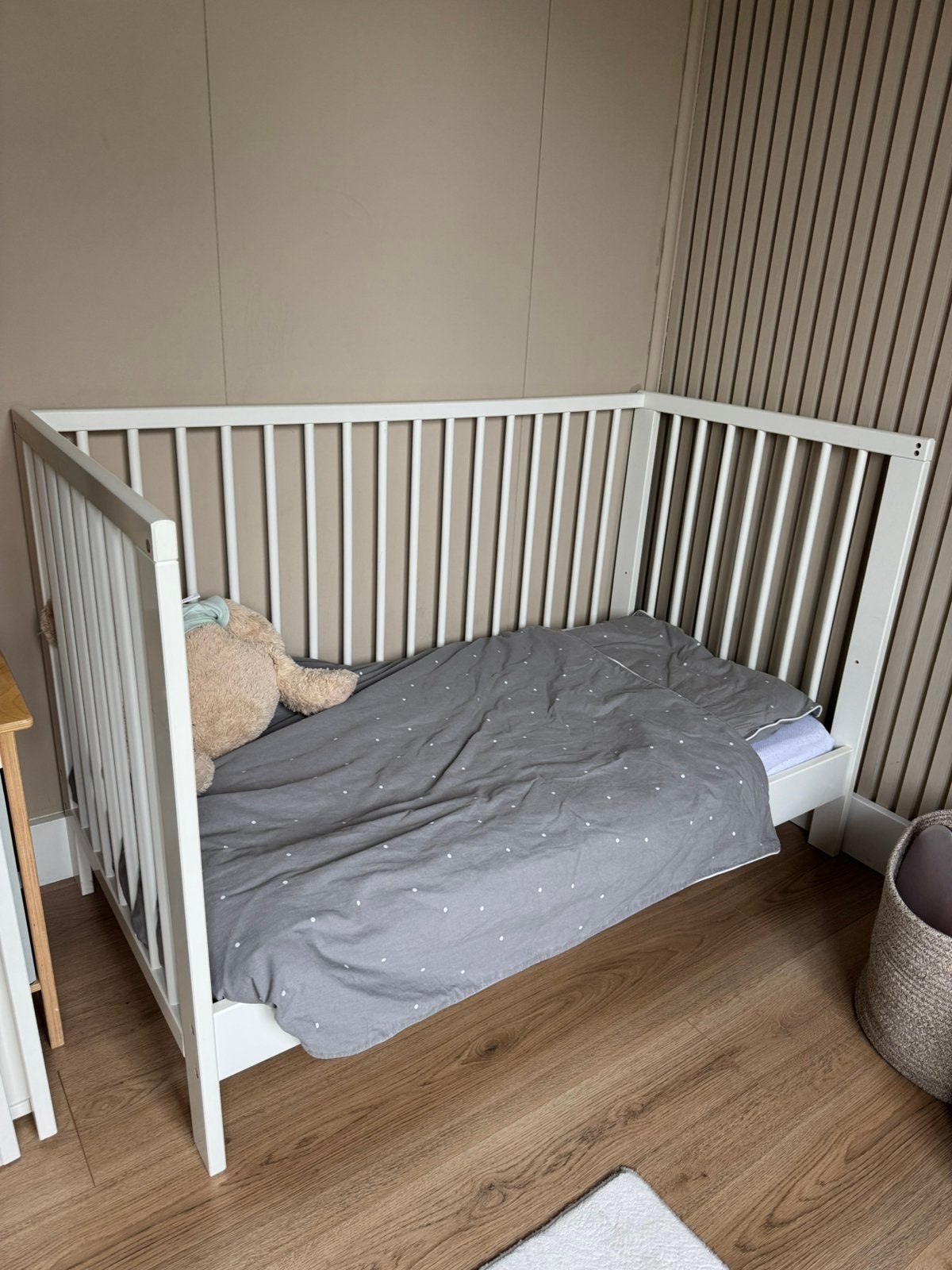 Ledikant kinderbed en commode incl aerosleep matras, Ophalen, Gebruikt, Minder dan 140 cm, Matras