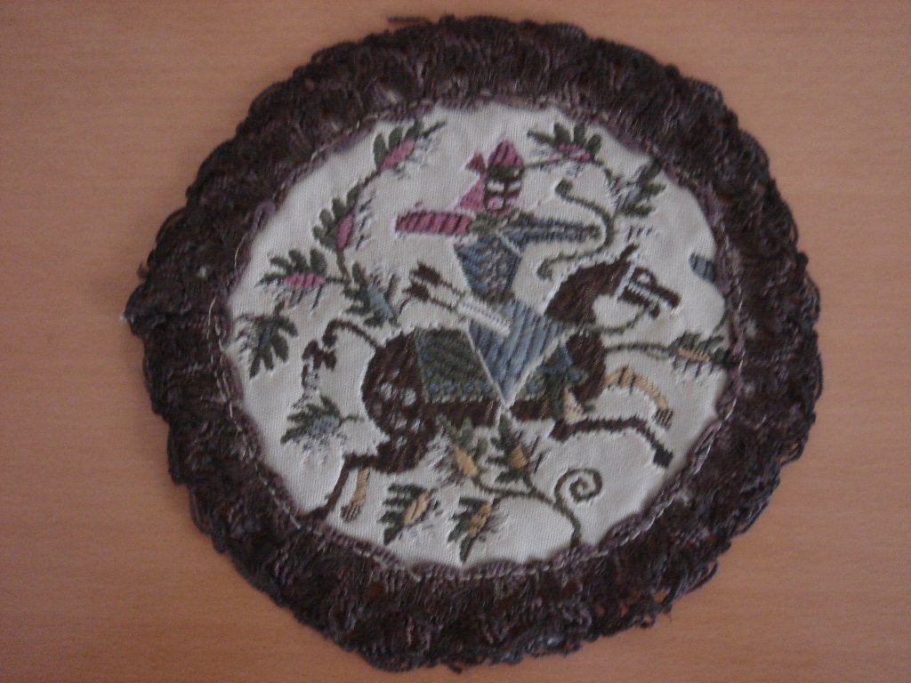 Kleedje Jager op paard - Diameter 14 cm, Ophalen of Verzenden