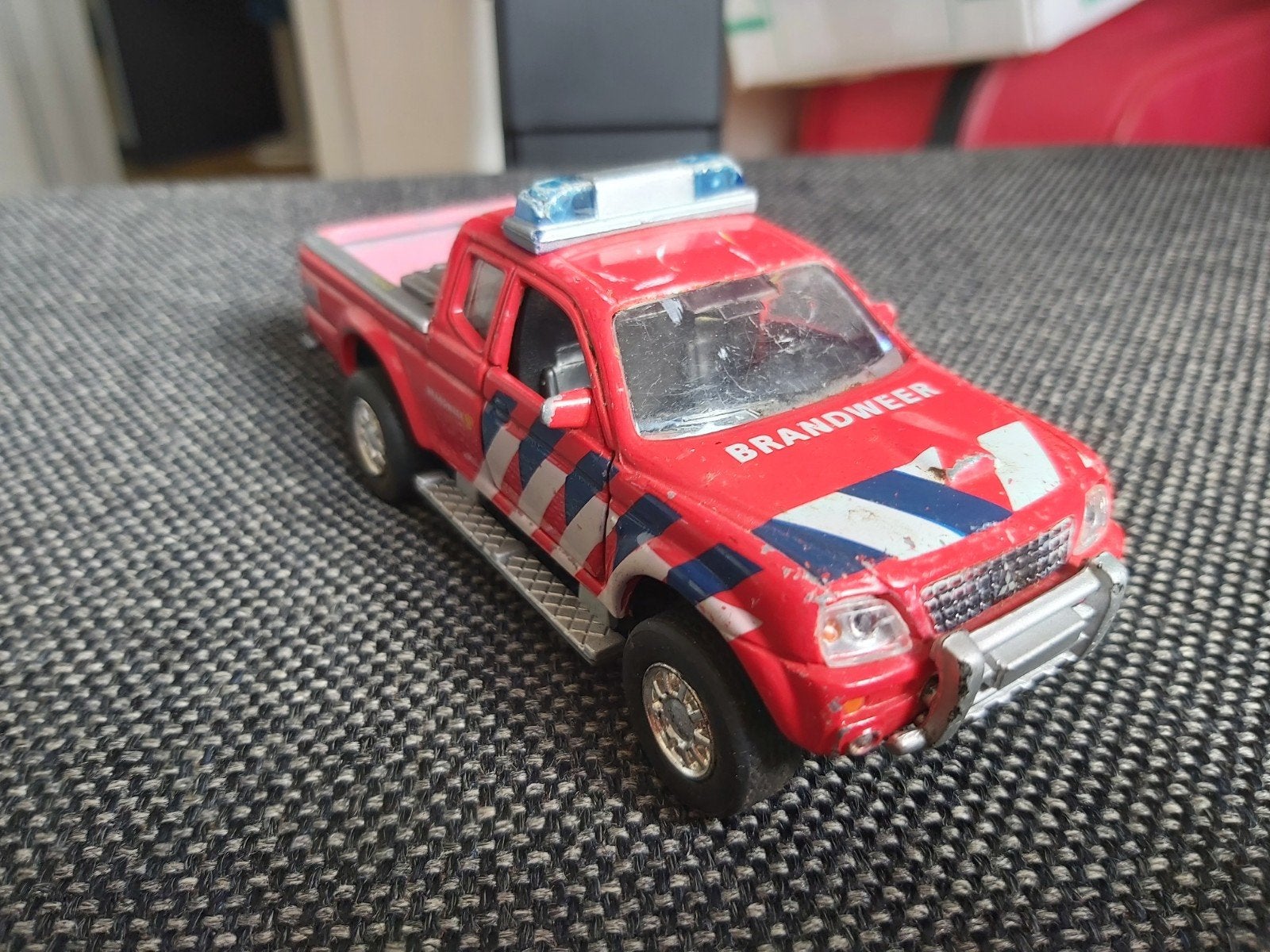 Brandweer pick-up speelgoedauto(Kids Globe trafic), Ophalen of Verzenden, Gebruikt