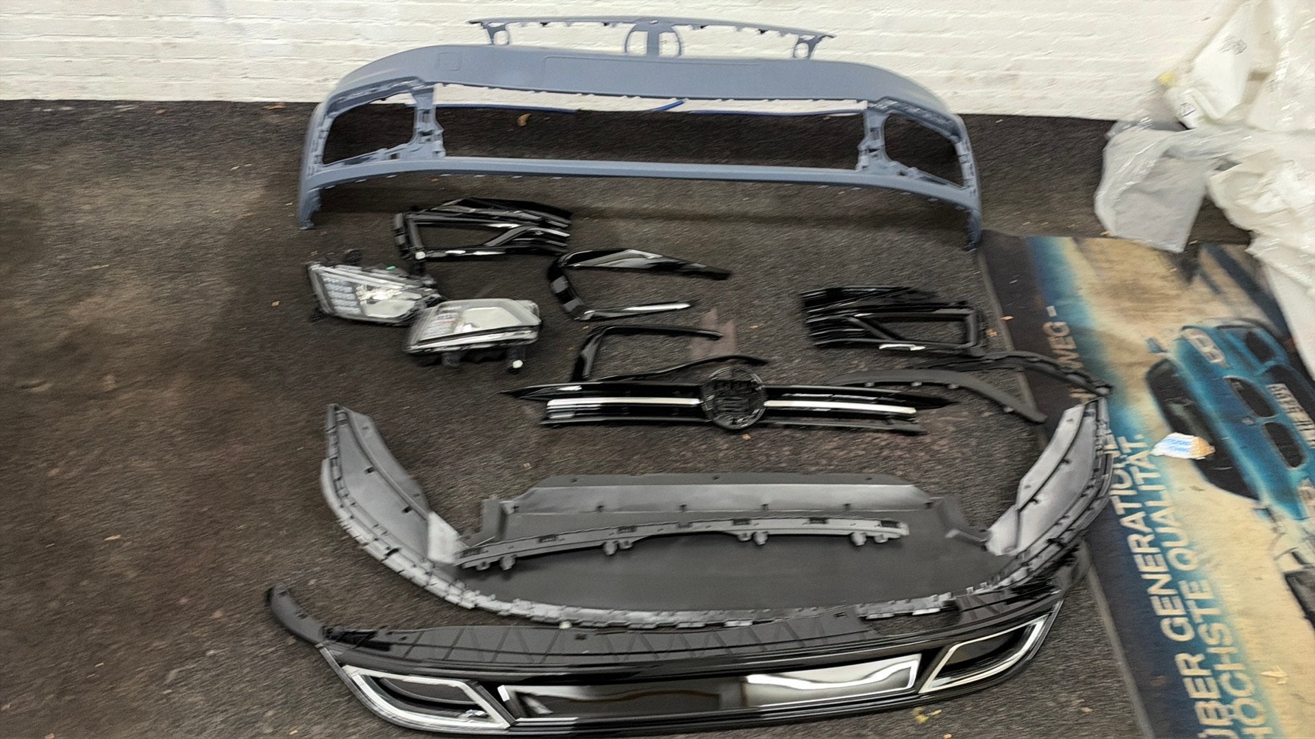 R line voorbumper voor VW Polo AW met diffuser, Ophalen
