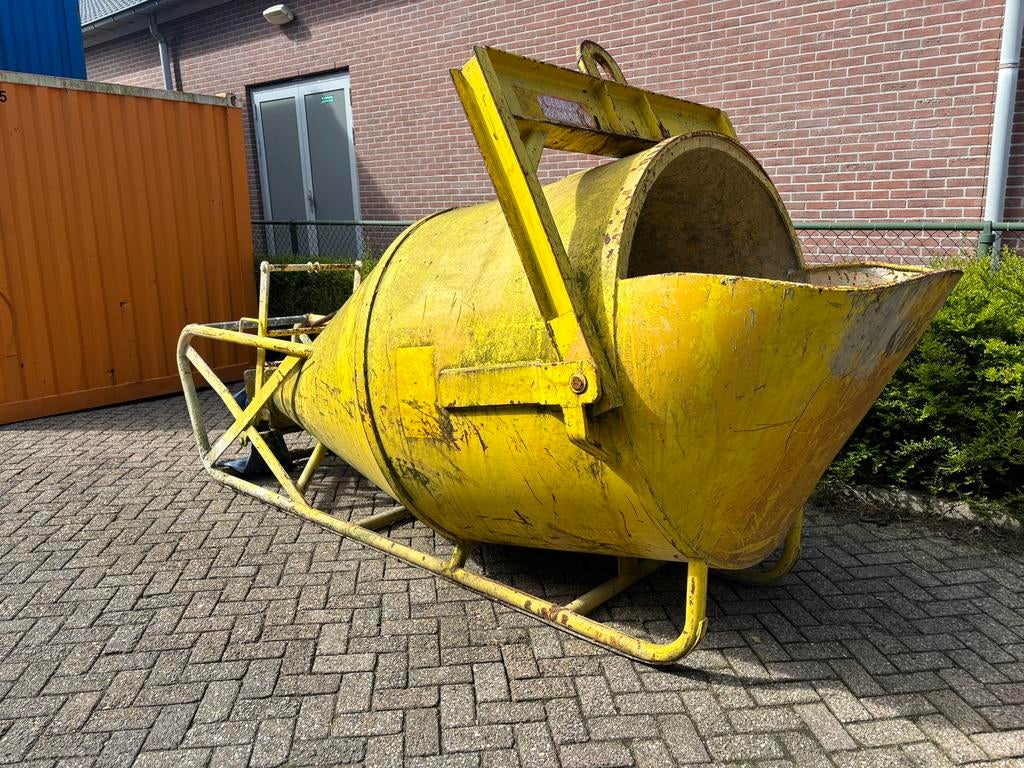2009 Beco gebruikte betonkubel 3000L, Ophalen, Zo goed als nieuw