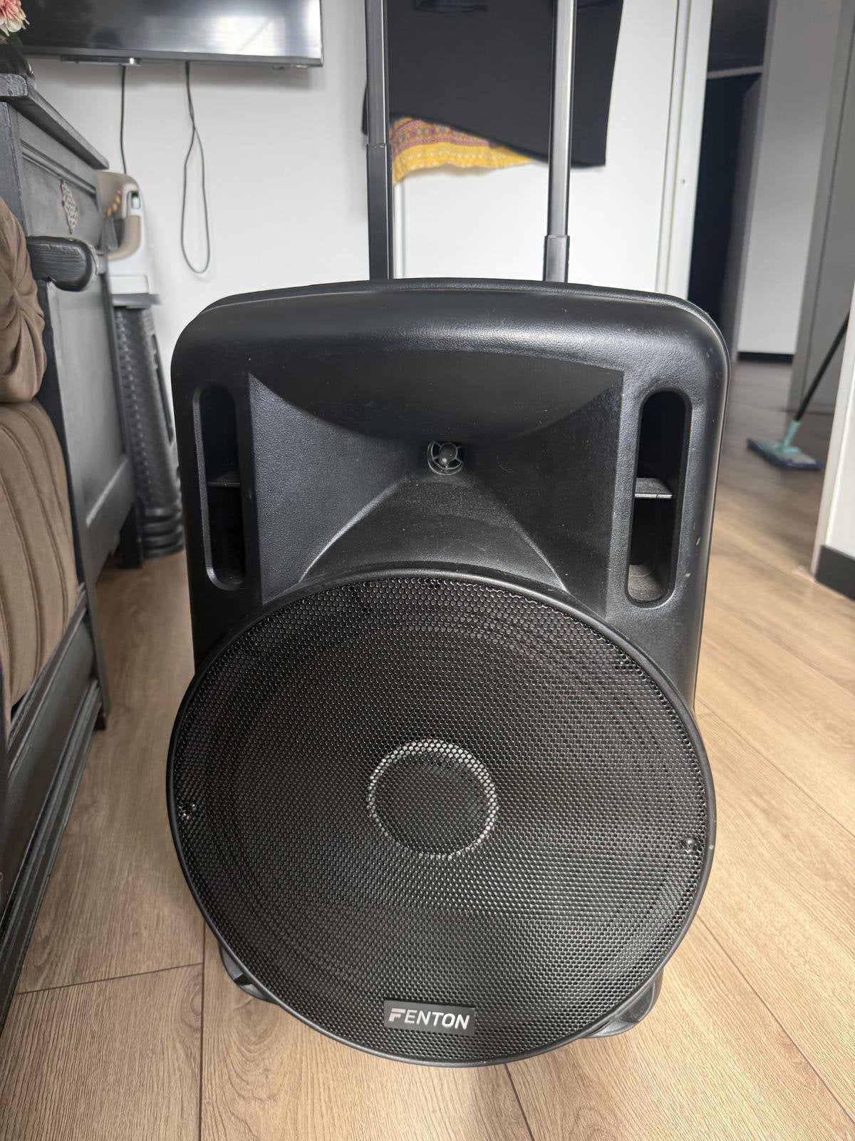 Goedwerkende versterker te Huur of te Koop, Ophalen of Verzenden, Zo goed als nieuw, 500 tot 1000 watt