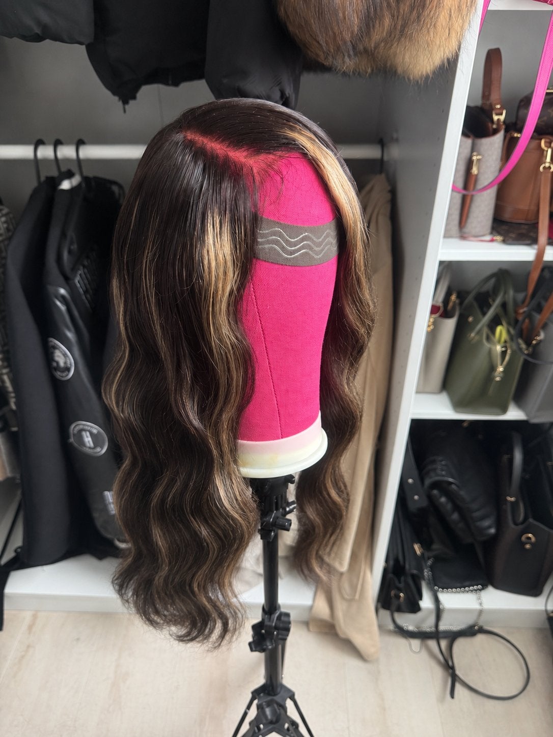 100% human hair pruik 22inch met blonde highlights, Ophalen of Verzenden, Zo goed als nieuw, Pruik of Haarverlenging
