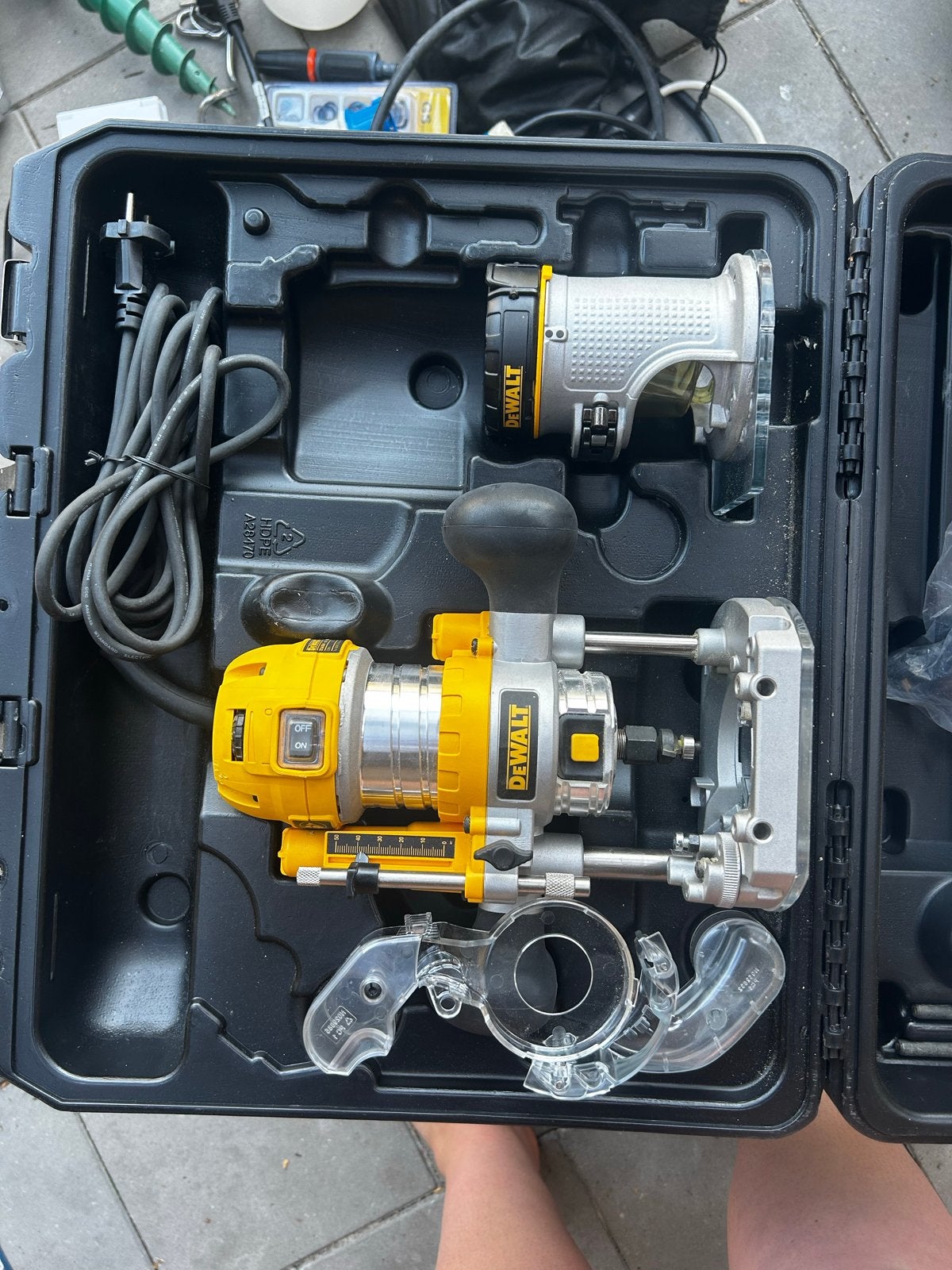 DeWalt D26204 Bovenfrees, Doe-het-zelf en Verbouw, Gereedschap | Freesmachines, Ophalen, Zo goed als nieuw, Elektrisch, Bovenfrees