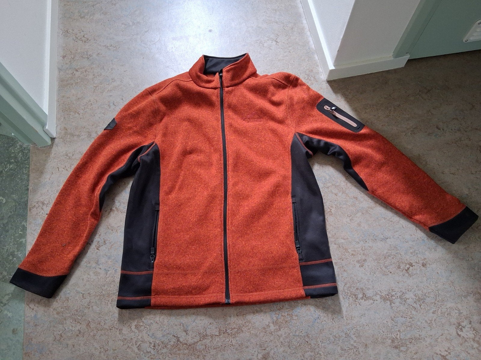 sweater/trui Normani €10, Ophalen of Verzenden