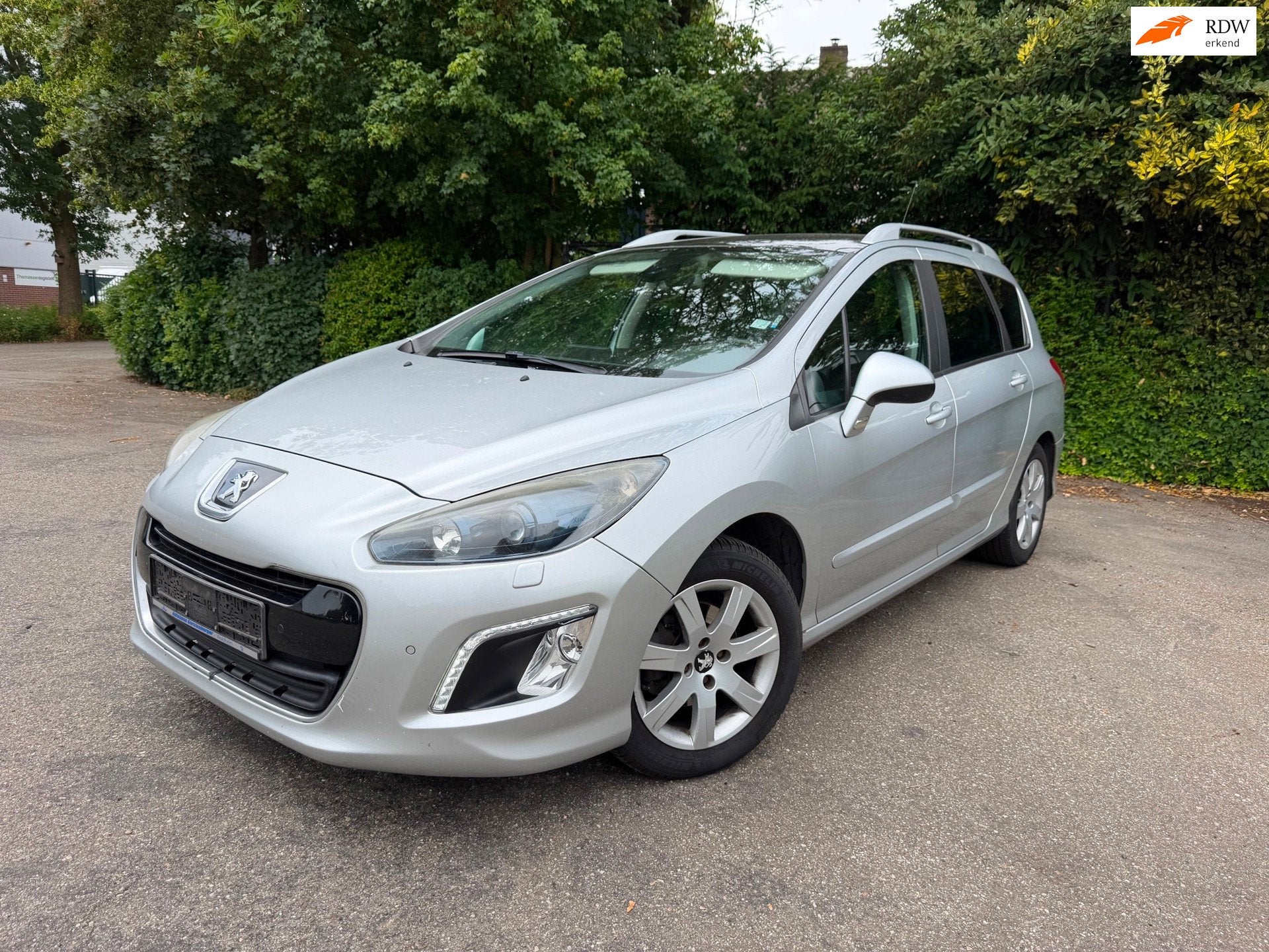 Peugeot 308 SW 1.6 e-HDi Style | Bulgaars kenteken, Voorwielaandrijving, Euro 5, Gebruikt, 4 cilinders