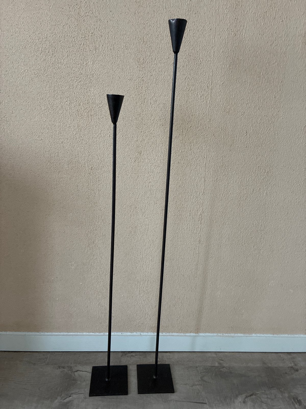Set van 2 hoge bruine metalen kandelaars - 100cm en 120cm, Huis en Inrichting, Ophalen, Gebruikt, Bruin, Overige merken