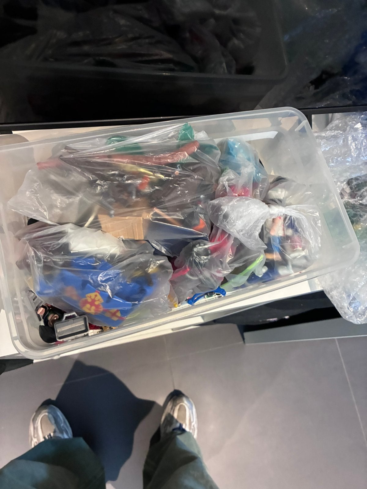Bak vol met Playmobiel poppetejs en accessoires, Ophalen of Verzenden, Zo goed als nieuw