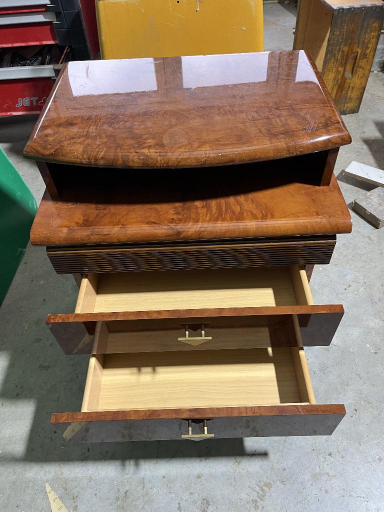 Nachtkastjes, Huis en Inrichting, Slaapkamer | Nachtkastjes, Minder dan 45 cm, Zo goed als nieuw, Hout, 55 tot 70 cm