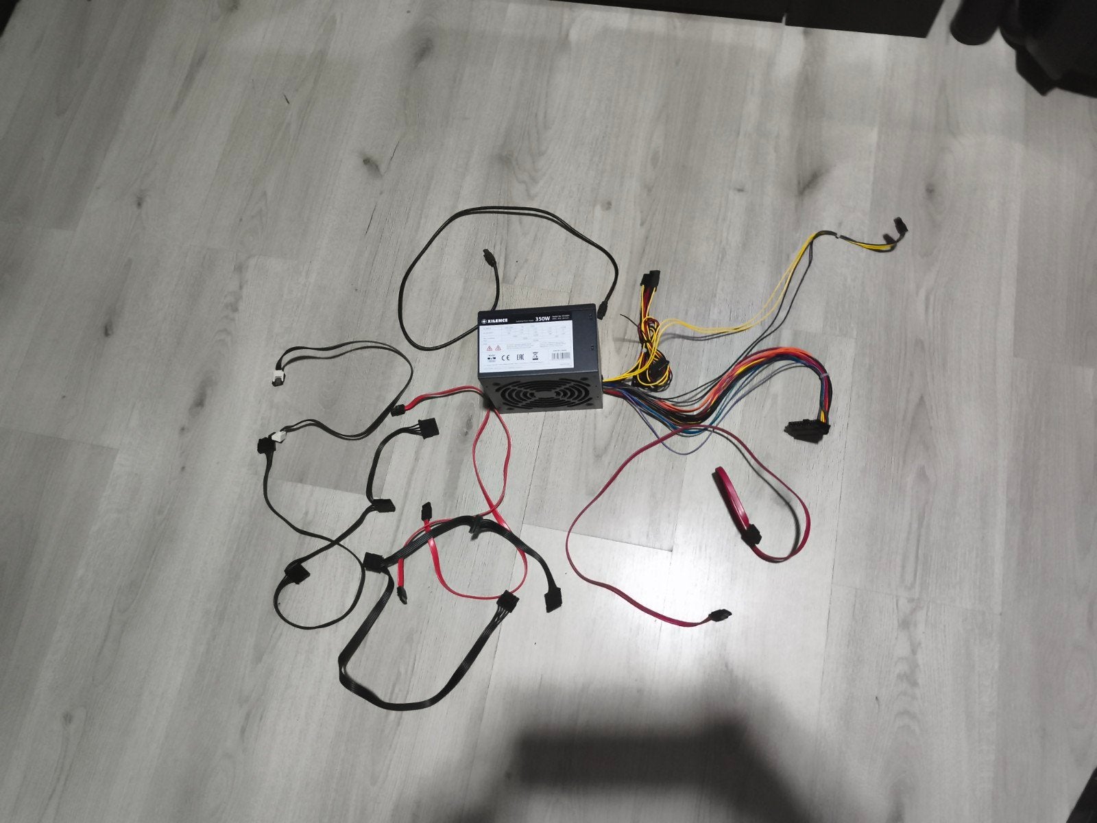 350 Watt PSU met 8 verlengkabels, Ophalen of Verzenden