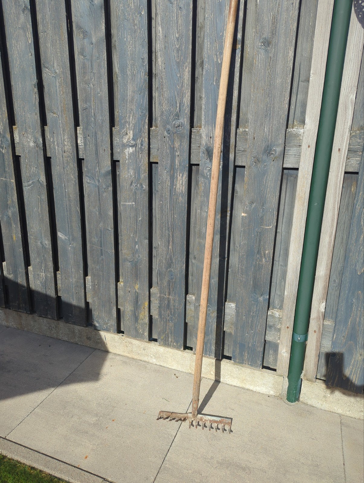 Oude hark met houten steel, Ophalen, Gebruikt, Hark