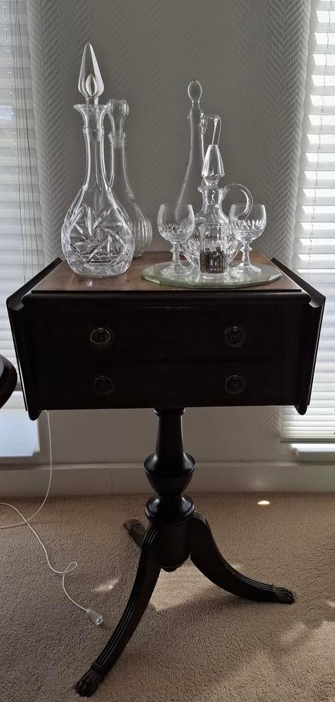 Mahonie wijntafel uit 1840, Ophalen