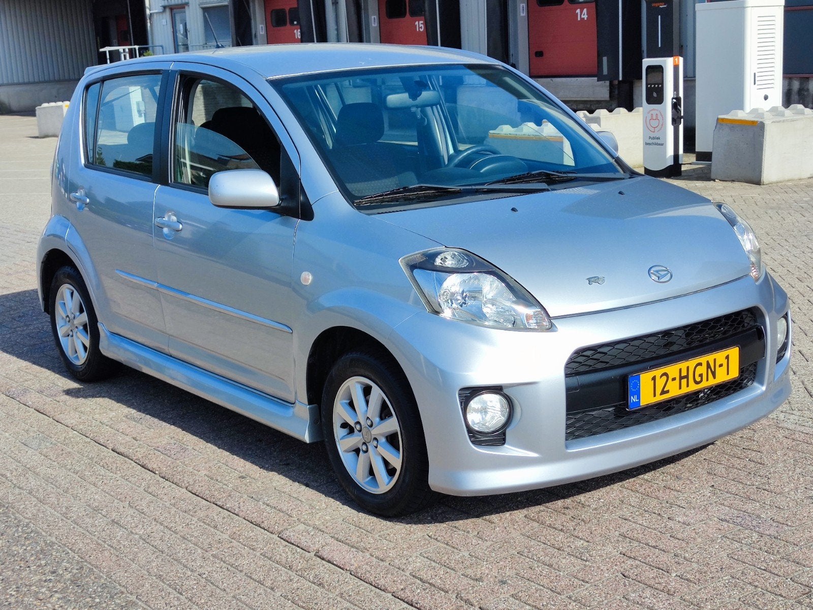 Daihatsu Sirion Sport 1.5i 16V Automaat 79.000km NAP!!! 2008, Auto's, 1000 kg, Zilver of Grijs, 955 kg, 5 stoelen