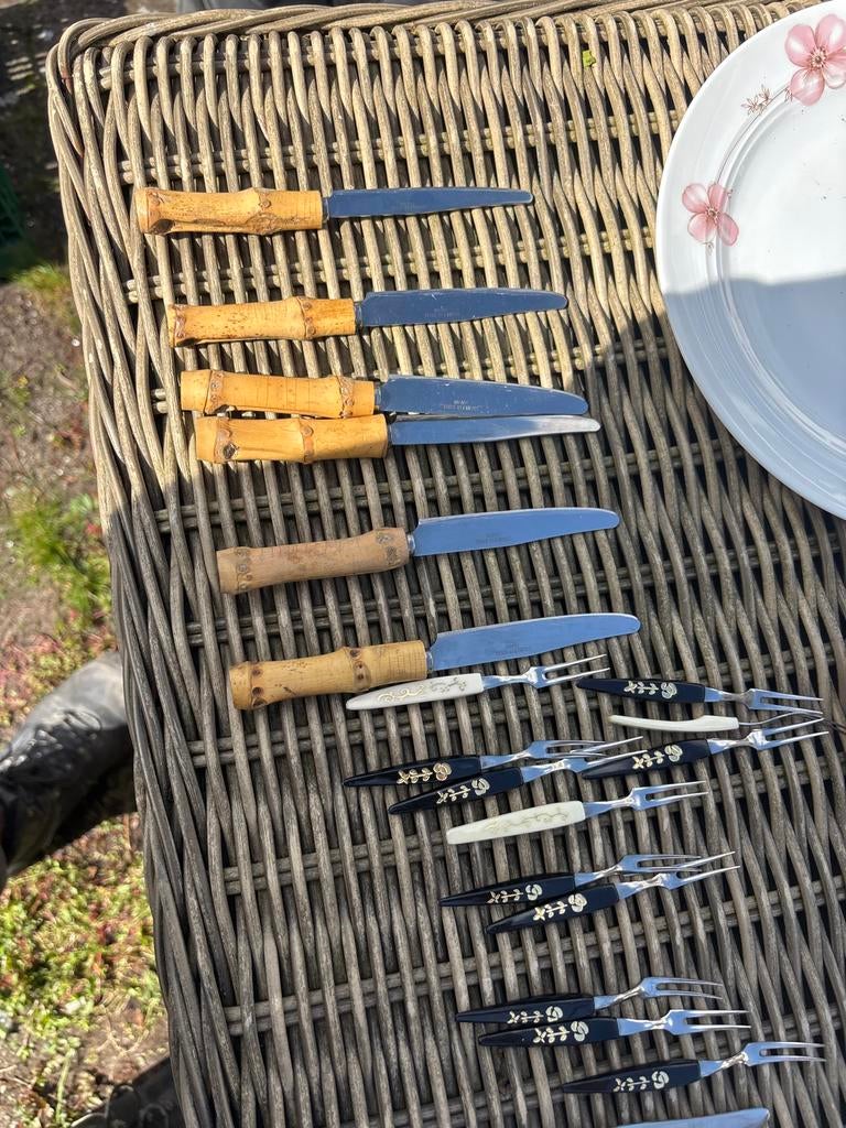 Bestekset met bamboe handvattenj japans, Ophalen