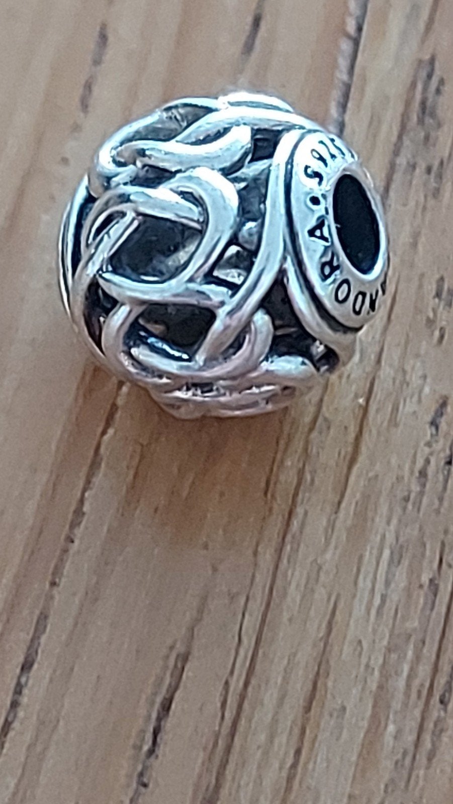 Originele Pandora Essence Me bedel betekenis FRIENDSHIP, Sieraden, Tassen en Uiterlijk, Bedels, Ophalen of Verzenden, Zo goed als nieuw