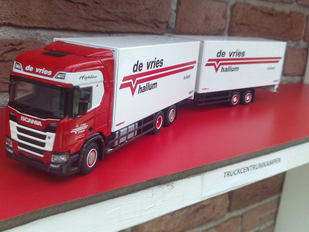 WSI  Scania  R  Highline  van  De  Vries - Hallum., Ophalen of Verzenden, Nieuw, Bus of Vrachtwagen, Wsi