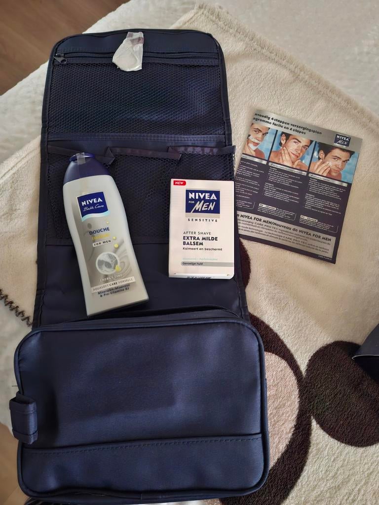 Verzorgingssetje Nivea men. Nieuw in verpakking., Ophalen of Verzenden, Nieuw, Bad & Douche