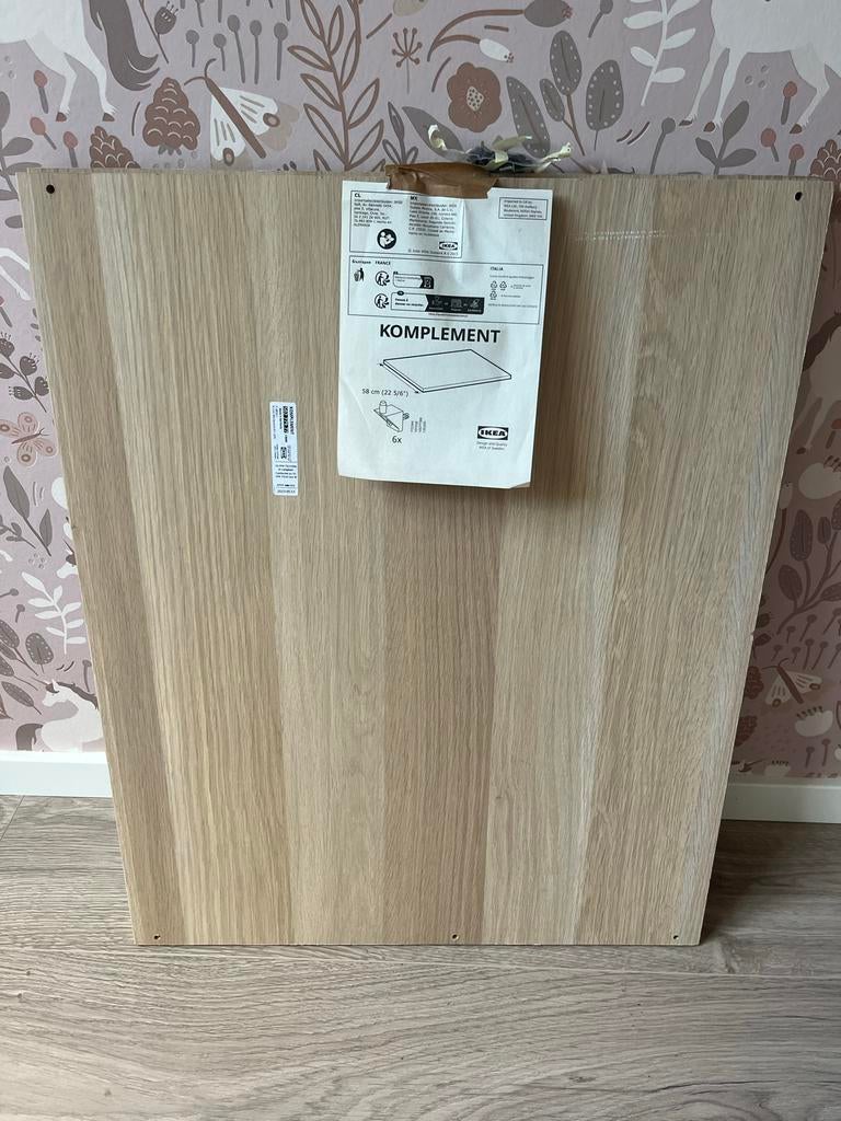 IKEA KOMPLEMENT Plank 3x, gelazuurd eikeneffect, 75x58 cm, Huis en Inrichting, Woonaccessoires | Wandplanken en Boekenplanken