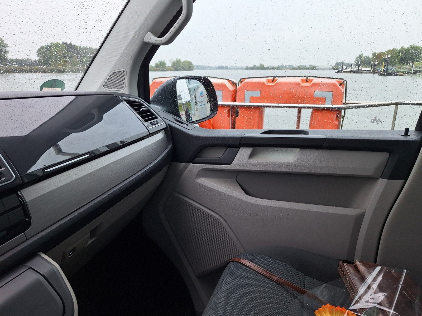 Foto 10 van Volkswagen Transporter CDC 2.0 TDI 204pk L2h1  7-DSG 148dkm