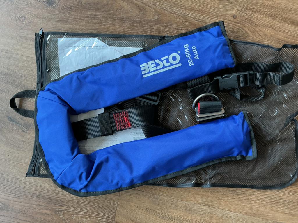 Besto automatisch reddingsvest junior, Watersport en Boten, Watersportkleding, Ophalen of Verzenden, Zo goed als nieuw, Dame of Heer