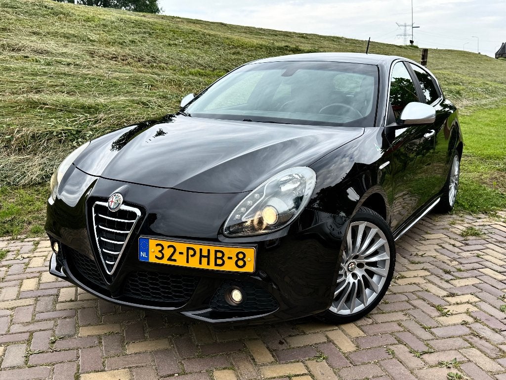 Alfa Romeo Giulietta 1.4 T-Jet 120PK Distinctive NAP APK, Auto's, Voorwielaandrijving, Euro 5, Zwart, 4 cilinders