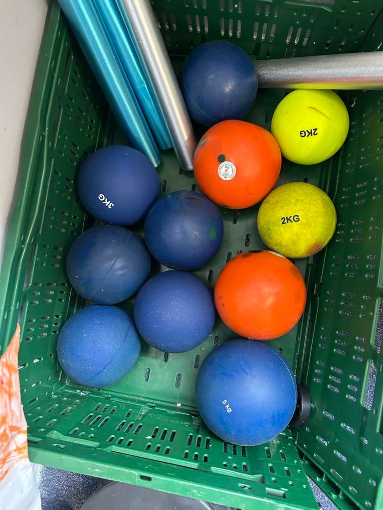 Indoor Kogelstoten Kogels - Diverse Gewichten (2-5 kg), Sport en Fitness, Overige typen, Zo goed als nieuw, Overige sporten, Ophalen