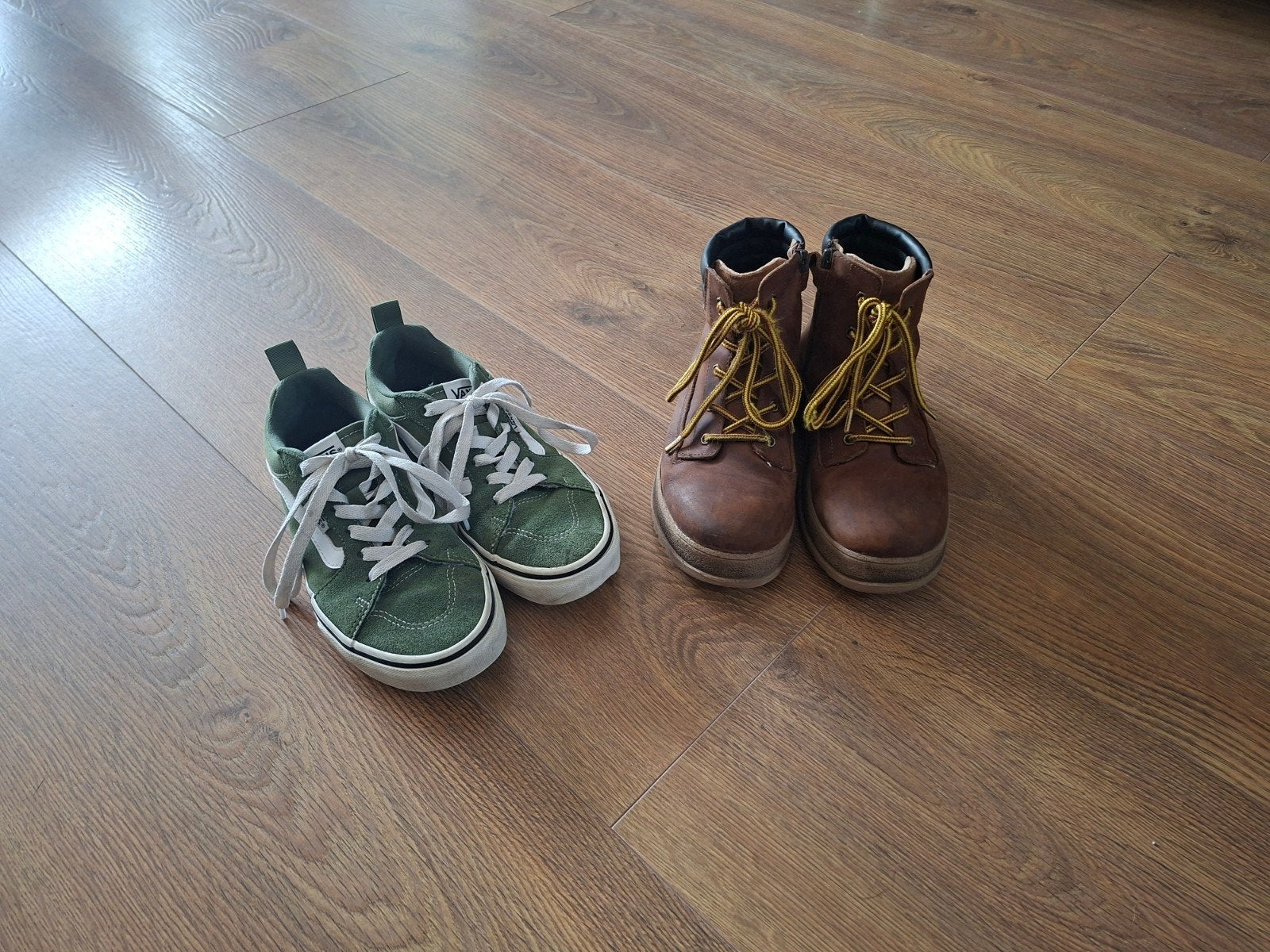 kinderschoenen maat 35, Kinderen en Baby's, Ophalen, Vans & Two Day, Schoenen, Zo goed als nieuw