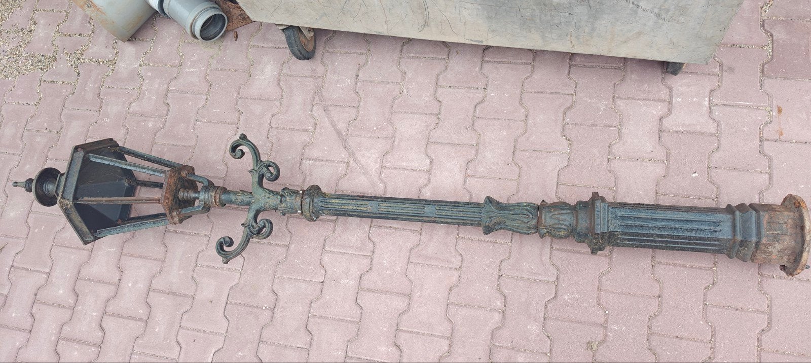 Antieke gietijzeren lantaarnpaal 240cm, Ophalen, IJzer
