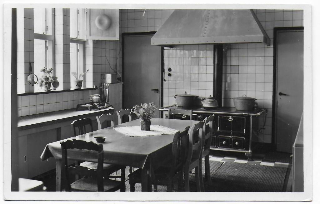 Ulvenhout Vacantie Kinderhuis ansichtkaart B7411 uit 1950, Ophalen of Verzenden, 1940 tot 1960, Gelopen