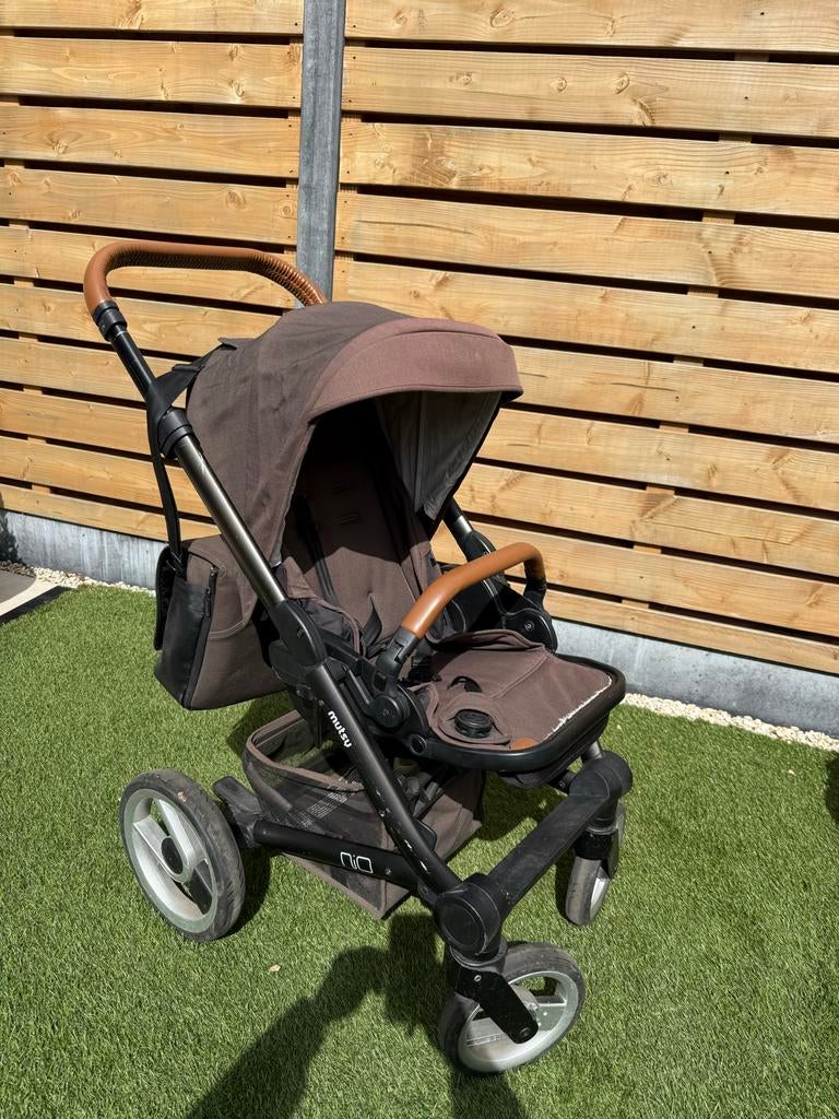 Mutsy Nio kinderwagen - Bruin met lederen details, Ophalen of Verzenden, Gebruikt