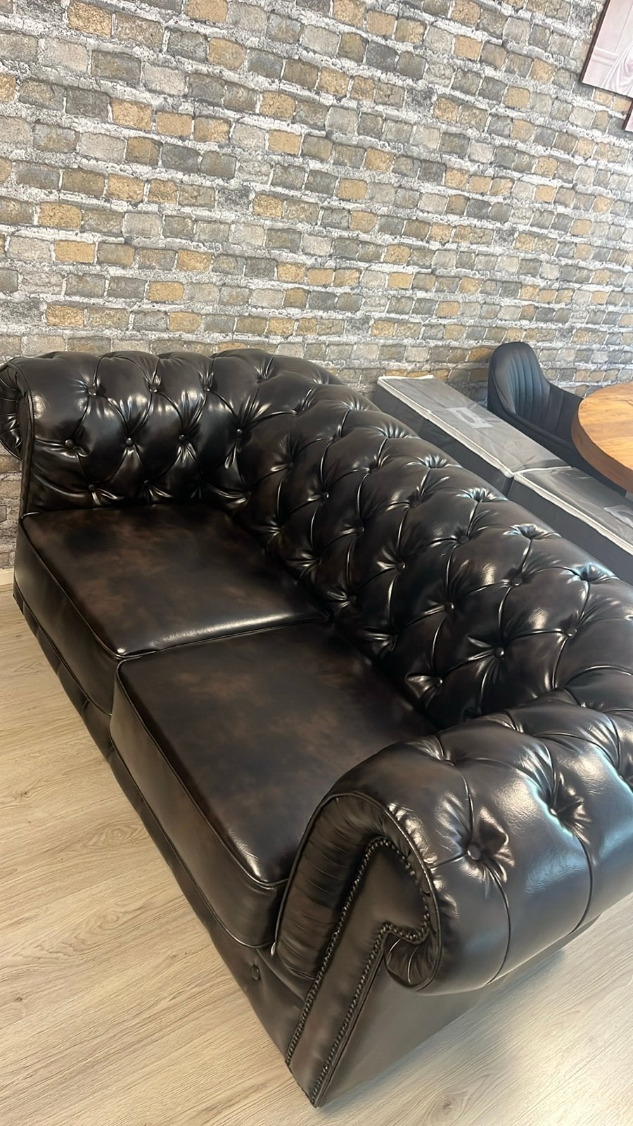 Luxe Chesterfield Bank - Donkerbruin Leer, Ophalen, Twee banken, Driepersoons, Zo goed als nieuw
