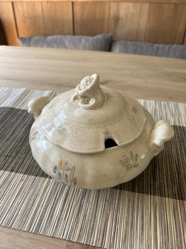 Vintage aardewerk soepterrine met deksel, bloemmotief, Antiek en Kunst, Ophalen