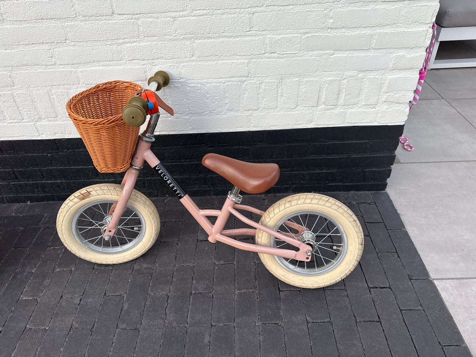 Veloretti loopfiets roze met mandje, Ophalen, Gebruikt, Minder dan 16 inch