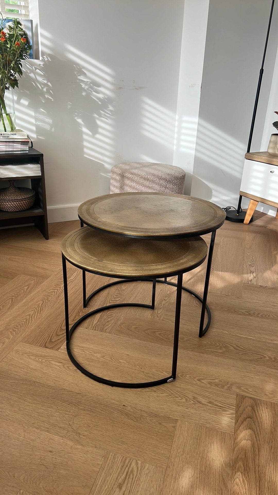 Salontafel / bijzettafel goud + zwart staal €40,- voor beide, Ophalen, Zo goed als nieuw, Rond, 50 tot 100 cm