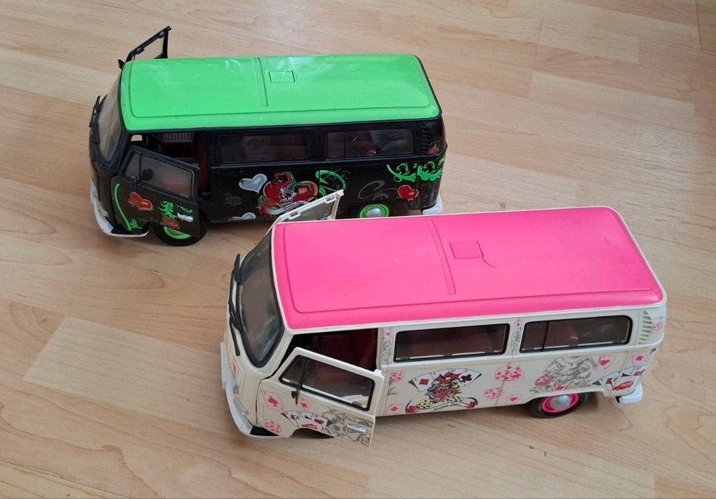 Volkswagen T1 Bus Speelgoedauto - Roze en Groen (2 stuks), Ophalen of Verzenden, Gebruikt