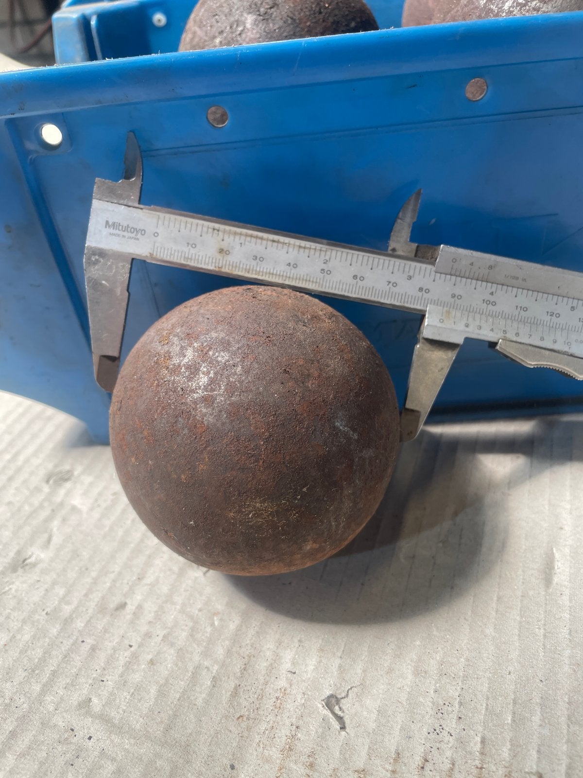 10 Massieve stalen kogels 87mm, ca. 3 kg per stuk, Ophalen, Gebruikt