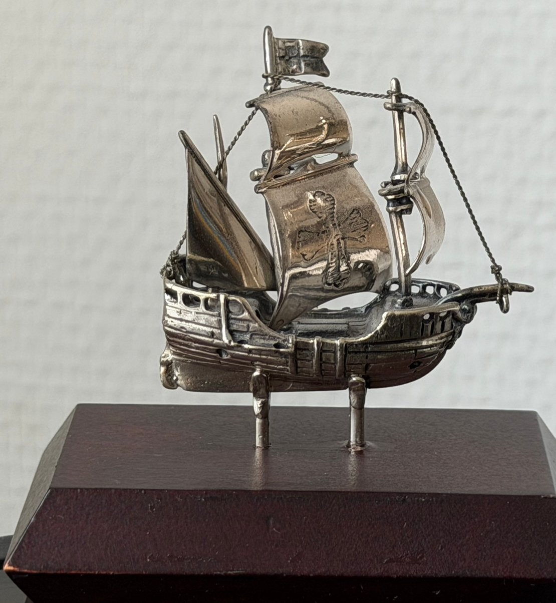 Gekeurd  miniatuur fijn gedetailleerde zilveren scheepje, Antiek en Kunst, Ophalen of Verzenden, Zilver