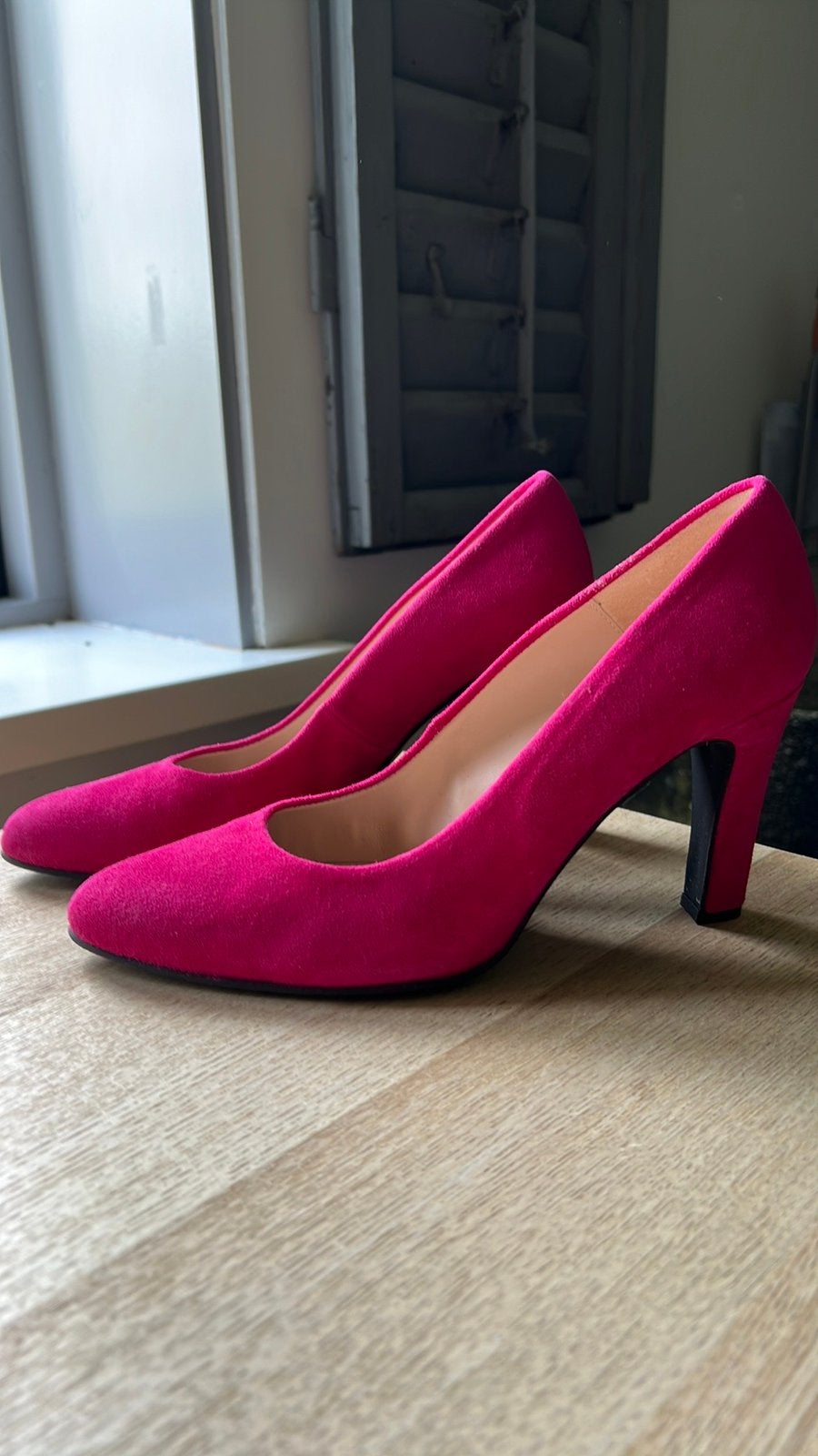 Manfield fuchsia suede pumps maat 39 nieuw!, Nieuw, Ophalen of Verzenden, Schoenen met hoge hakken, Roze