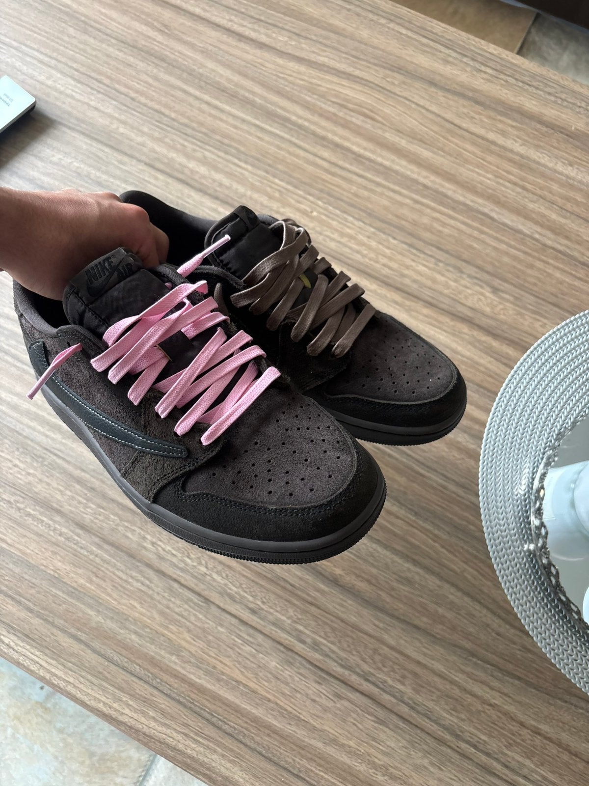 Travis Scott x Air Jordan 1 Retro Low OG 'Velvet Brown', Kleding | Heren, Schoenen, Bruin, Nike, Nieuw, Ophalen of Verzenden