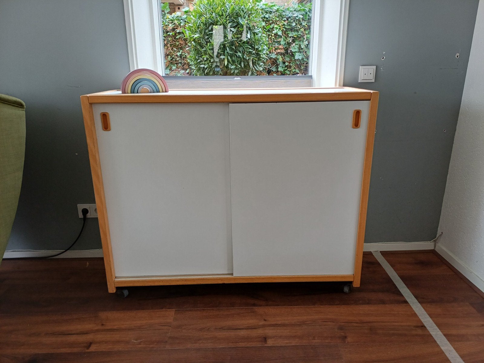 Oude schoolkast retro vintage met wieltjes en laatjes, Ophalen, Gebruikt