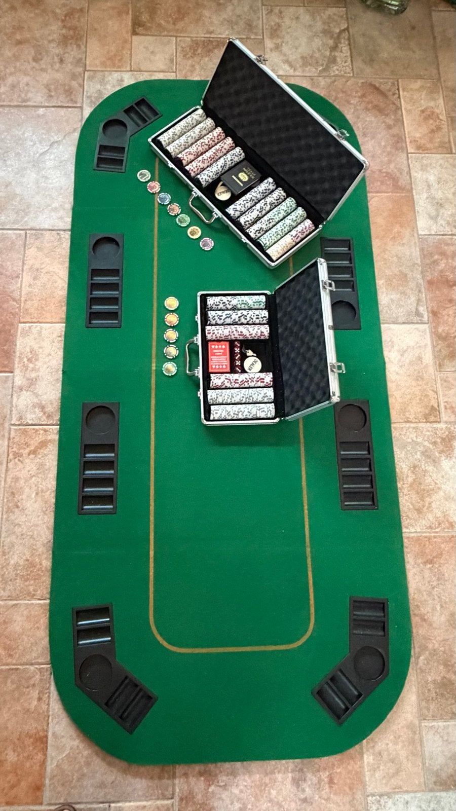 Pokertafel met fiches en koffers - Uitklapbaar, Vijf spelers of meer, Ophalen, Zo goed als nieuw