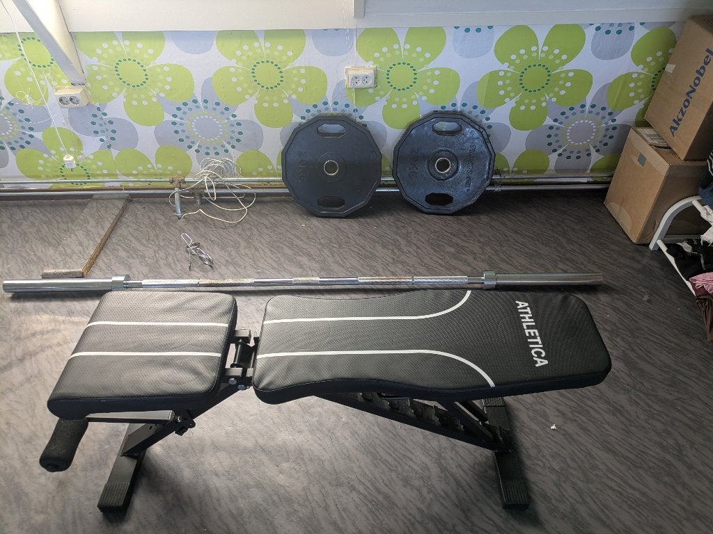 Deadlift, squat & bankdruk set (bank + 20kg bar + 2 x 20 kg), Sport en Fitness, Fitnessmaterialen, Ophalen, Zo goed als nieuw