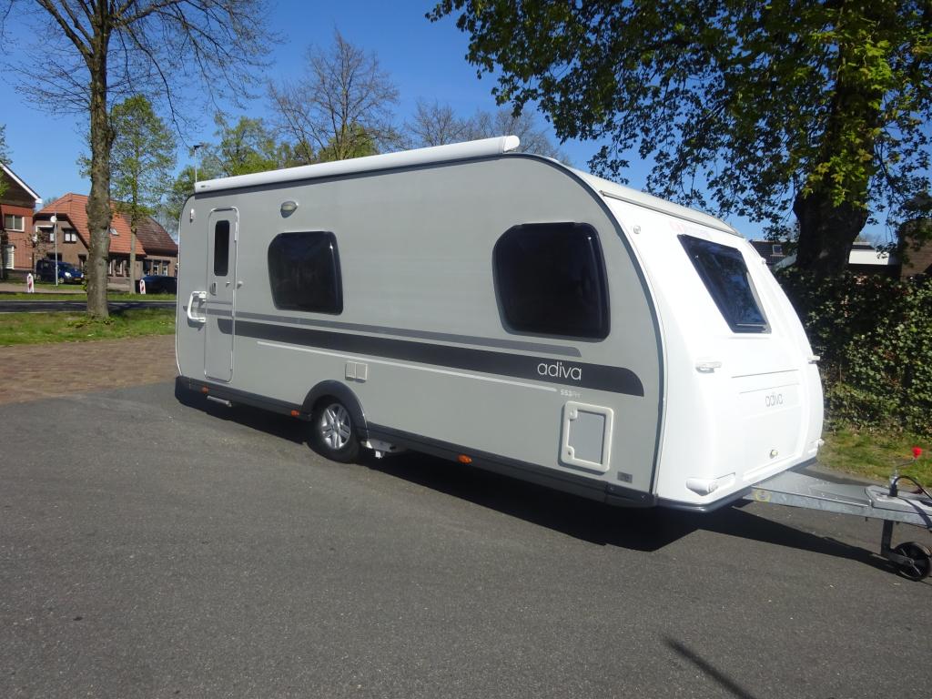 Adria Adiva 553 GERESERVEERD, Caravans en Kamperen, Caravans, Schokbreker, Bedrijf, 5 tot 6 meter, 1250 - 1500 kg