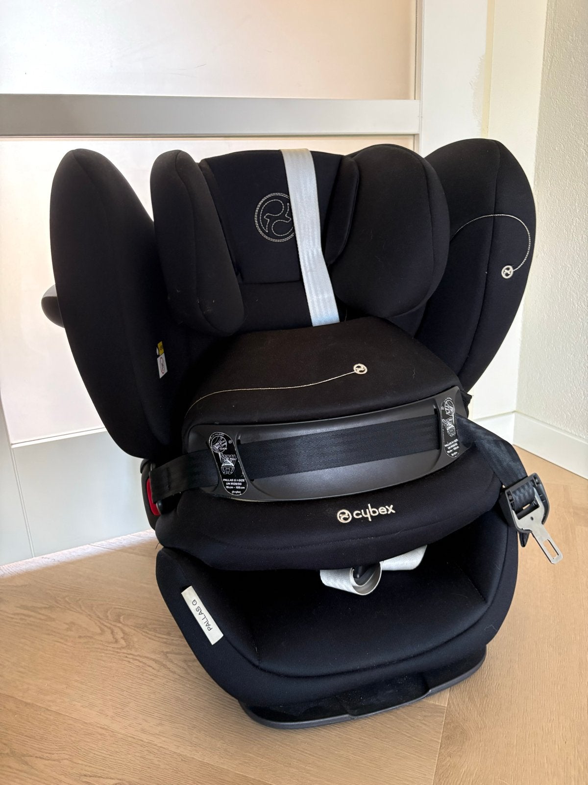 Cybex Pallas G-iSize autostoel - Zwart, Autogordel of Isofix, Verstelbare rugleuning, Zo goed als nieuw, 9 t/m 36 kg