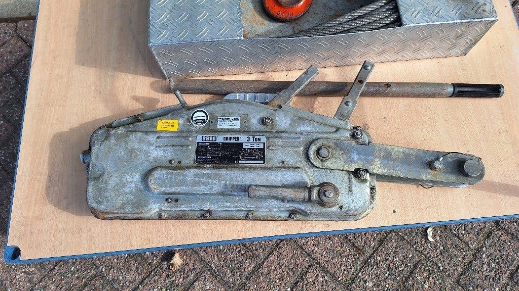 treklier staaldraadtakel rikrak 3 ton REMA Gripper, Ophalen, Gebruikt, Industriepark 2a 9351PA Leek, Handmatig