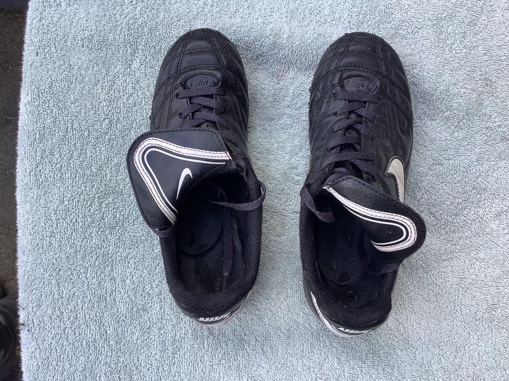 Nike, noppen voetbalschoen, maat 36, Gebruikt, Maat XS of kleiner, Schoenen, Ophalen of Verzenden