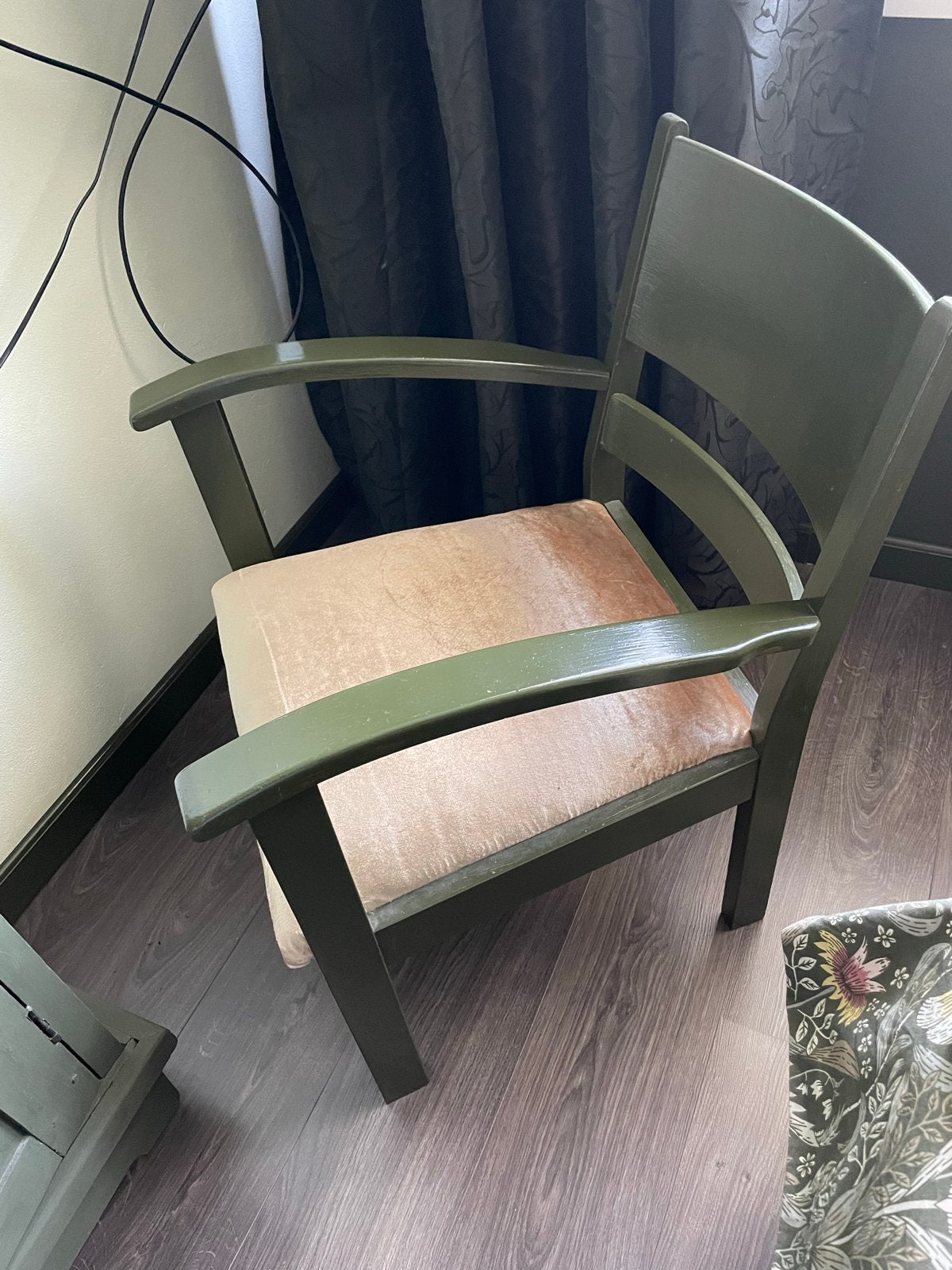 Vintage fauteuil - Groen houten frame met zacht kussen, Ophalen, Gebruikt, Overige kleuren, Eén